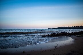 Lakefront Hotel Entebbe