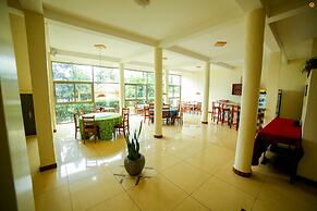 Lakefront Hotel Entebbe