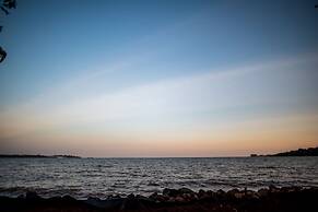 Lakefront Hotel Entebbe