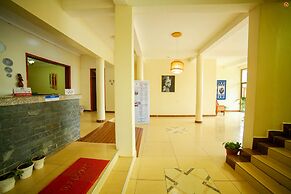 Lakefront Hotel Entebbe