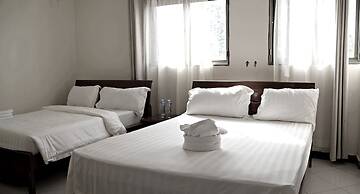 Lakefront Hotel Entebbe