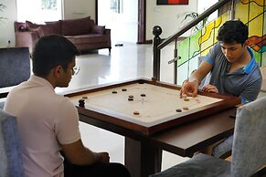 TreeHouse Sunrise Resort & Caravan Park