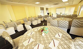 TreeHouse Sunrise Resort & Caravan Park