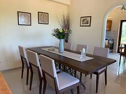 Stunning 3-bedroom Villa Near Malia Beach