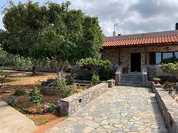 Stunning 3-bedroom Villa Near Malia Beach