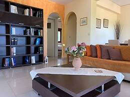 Stunning 3-bedroom Villa Near Malia Beach