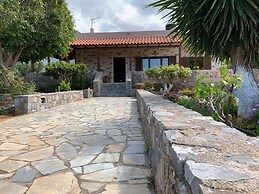 Stunning 3-bedroom Villa Near Malia Beach