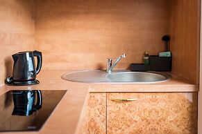 Homaris Boxi Studios