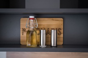 Homaris Boxi Studios