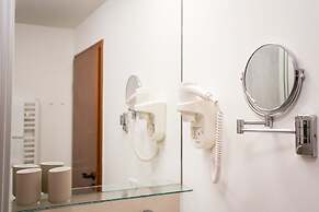 Homaris Boxi Studios