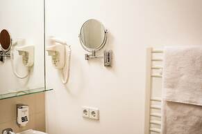 Homaris Boxi Studios