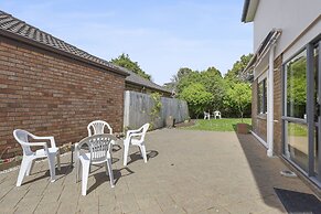 Spacious Family Home -Fully Fenced Yard