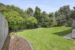 Spacious Family Home -Fully Fenced Yard