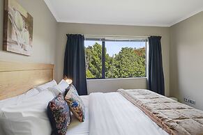 Spacious Family Home -Fully Fenced Yard