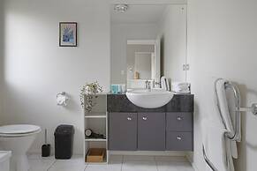 Spacious Family Home -Fully Fenced Yard