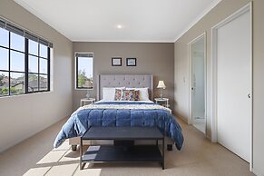 Spacious Family Home -Fully Fenced Yard