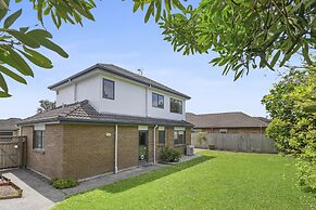 Spacious Family Home -Fully Fenced Yard