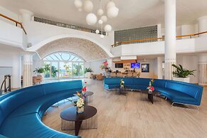 Royal Islander Resort La Plage