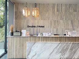 Double J Hotel