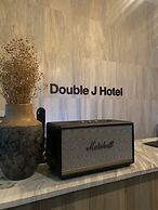 Double J Hotel