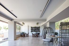 Lines Concept Accommodation