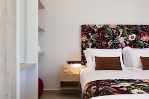 Lines Concept Accommodation