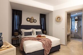 Lines Concept Accommodation