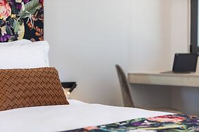 Lines Concept Accommodation