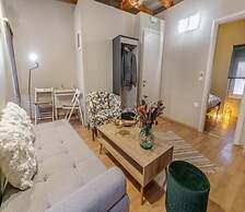 VENETIAN WELL HOUSE by LOC HOSPITALITY