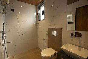 Monarch Montvert Rabale