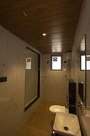 Monarch Montvert Rabale