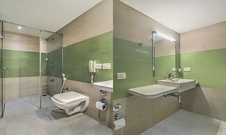 Treebo Premium Metropolis