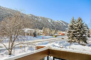 Sunriver Condos F105 3 Bedroom Condo by RedAwning