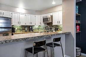 Sunriver Condos F105 3 Bedroom Condo by RedAwning