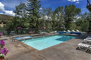 Sunriver Condos F105 3 Bedroom Condo by RedAwning