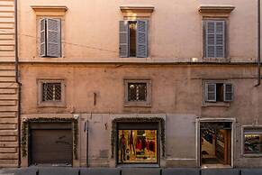 Minerva in Pantheon Apartment