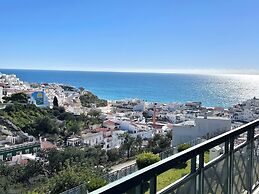 Sunset Haven in Albufeira - Short Walk to Oldtown