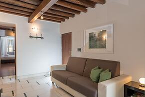 Elena in Roma With 1 Bedrooms and 1 Bathrooms