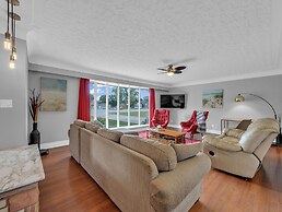 Park Bungalow #4 - Seacliff Beach Suites