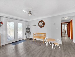 Park Bungalow #4 - Seacliff Beach Suites