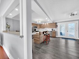 Park Bungalow #4 - Seacliff Beach Suites