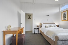 Gorgeous Family Home-Fully Fenced & Toys