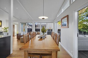 Gorgeous Family Home-Fully Fenced & Toys