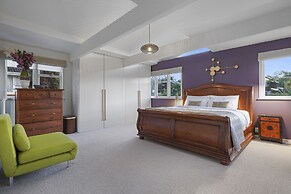 Gorgeous Family Home-Fully Fenced & Toys