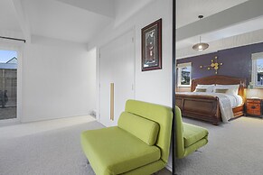 Gorgeous Family Home-Fully Fenced & Toys