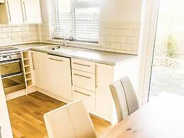 3-bed House in London Garden & Free Parking