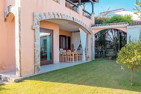 Villa Victoria 1.5 Km From The Beach