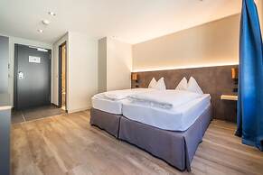 The Guesthouse by the Hey Hotel