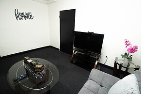 Vintage Elegance - Condo Steps Away From Casino