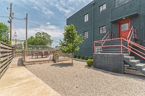 Vintage Elegance - Condo Steps Away From Casino